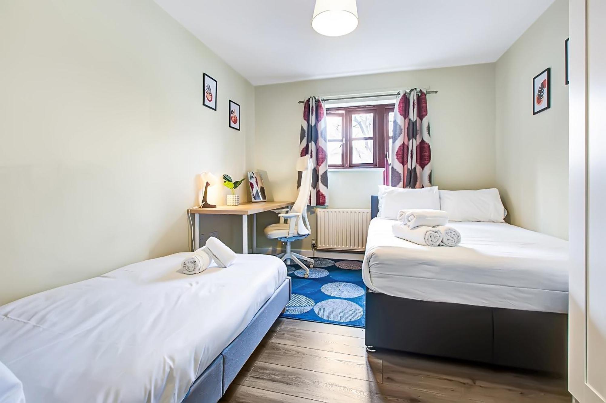 Spacious & Modern 2 Bed Sleeps 5 In Walthamstow Лондон Экстерьер фото